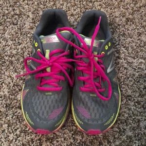 New balance shoes